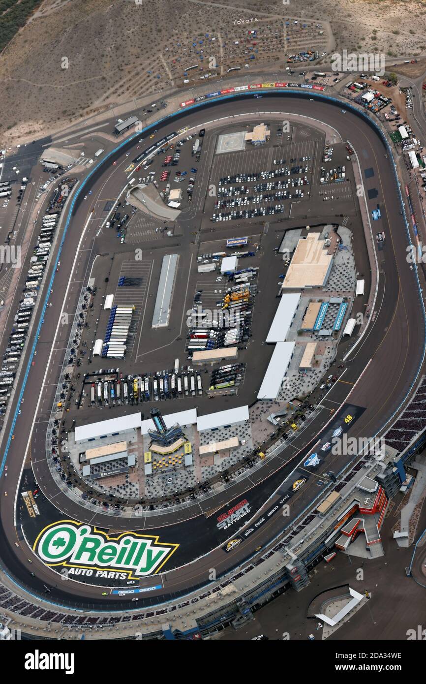 Phoenix, Arizona, États-Unis. 8 novembre 2020. Vue aérienne du circuit de Phoenix où Jimmie Johnson, légende des courses, fait sa dernière course à l'âge de 45 ans le 8 novembre 2020 à Phoenix, Arizona. Crédit : Mpi34/Media Punch/Alamy Live News Banque D'Images