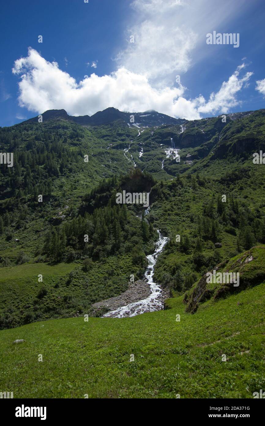 rivière au col alpin Susten (Sutenpass) Banque D'Images