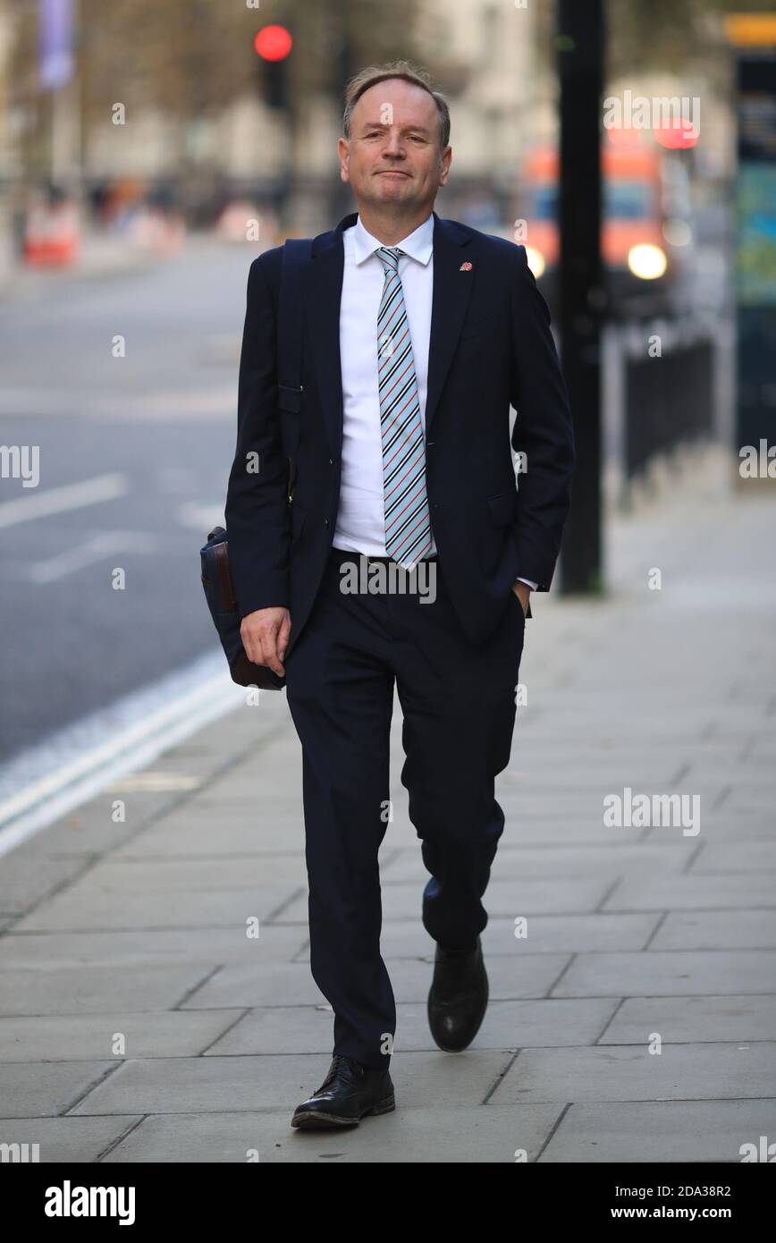 Le directeur général du NHS, Sir Simon Stevens, à Westminster, Londres. Banque D'Images