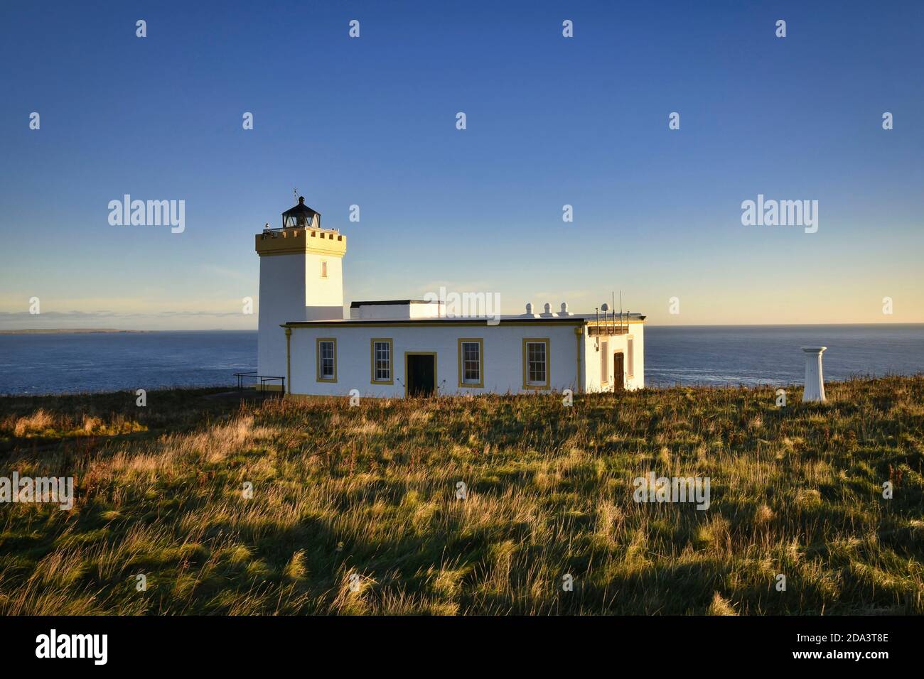 Duncansby Head Lighthouse près de John O'Groats, Écosse Banque D'Images