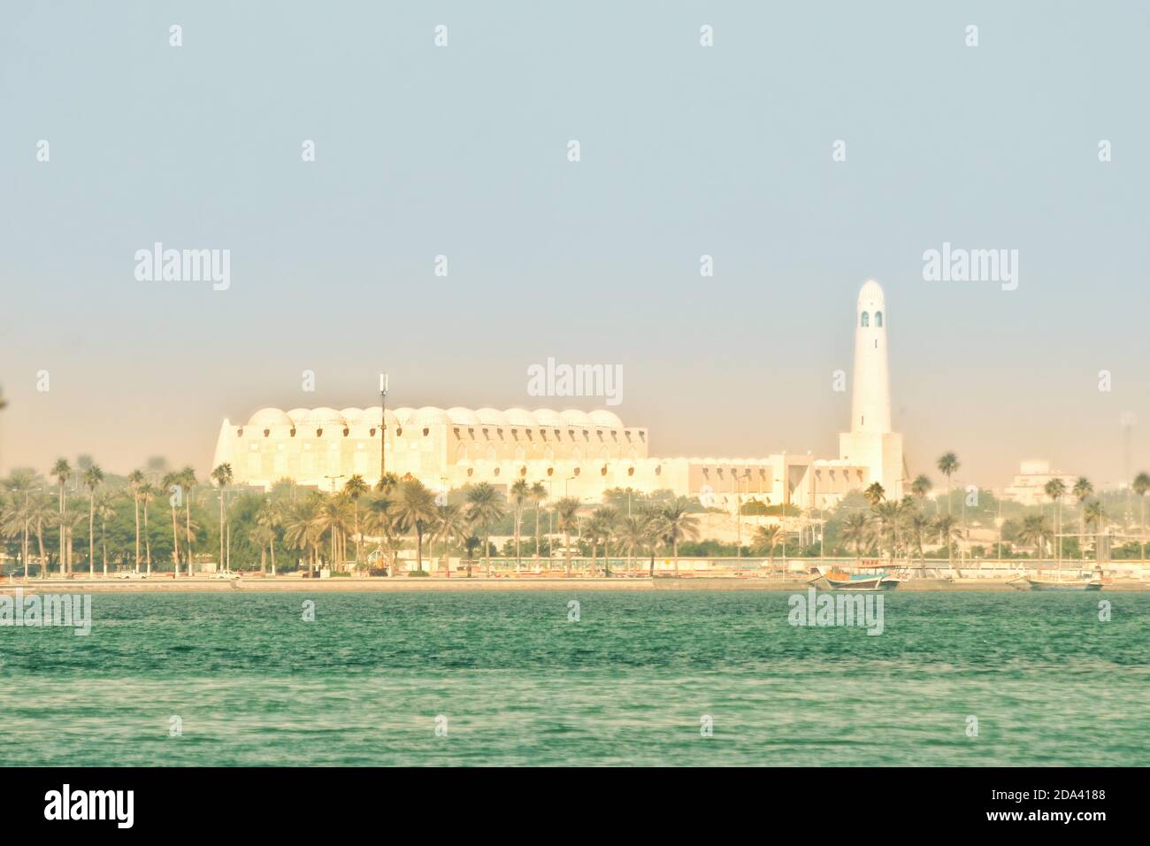 Vue sur la mosquée Imam Muhammad bin Abdul Wahab, également connue sous le nom de Grande Mosquée à Doha, au Qatar. Banque D'Images