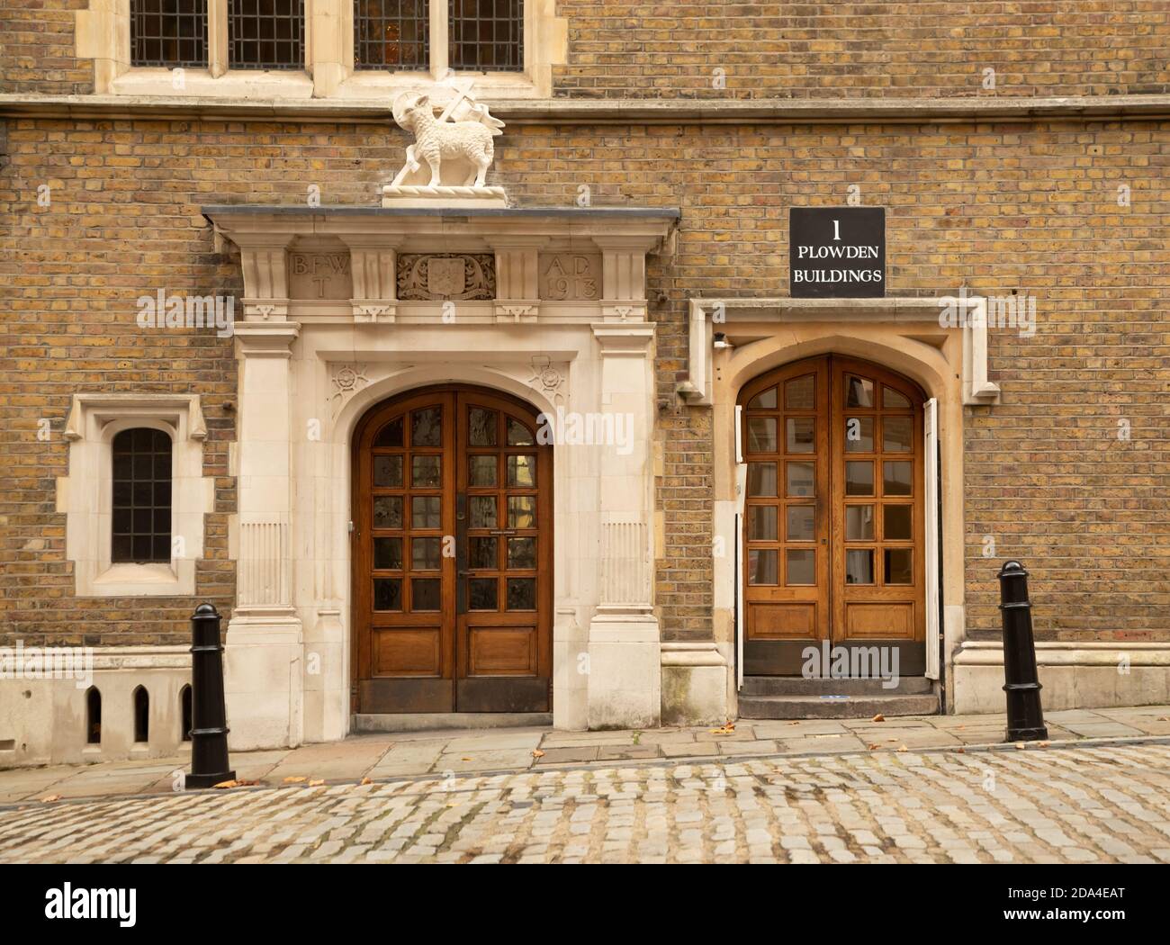Entrée au 1 bâtiment de Ploughden, Temple, Londres. ROYAUME-UNI. Banque D'Images