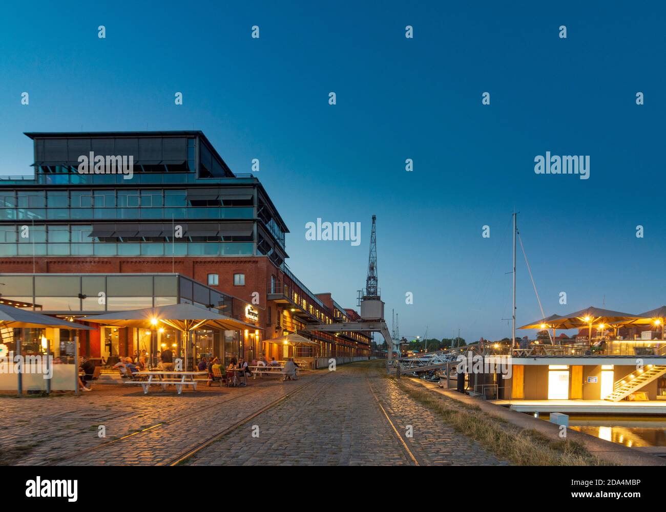 Lübeck: Media docks à la rivière Untertrave, restaurant 'The Newport', Ostsee (Mer Baltique), Schleswig-Holstein, Allemagne Banque D'Images