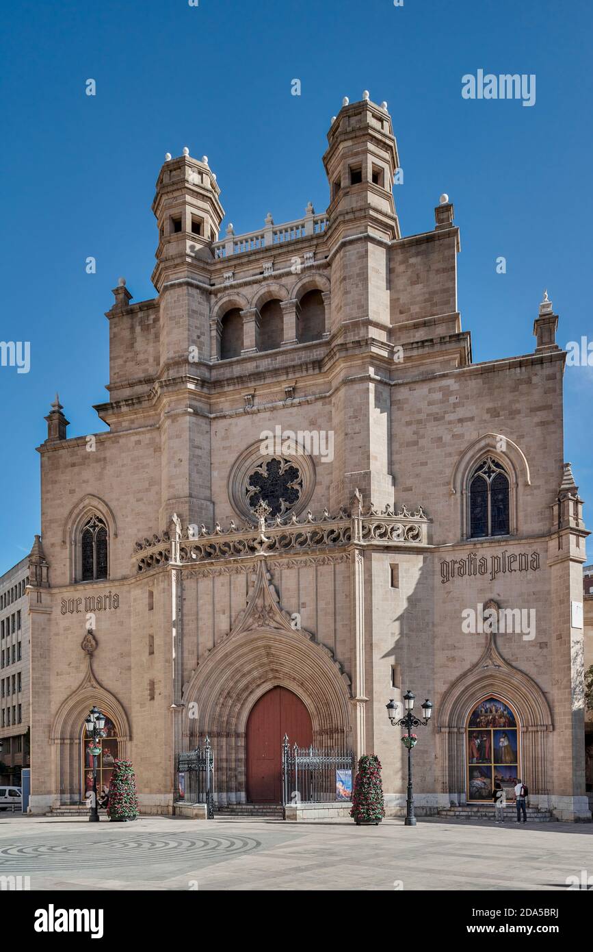 Co-cathédrale de Santa María ou église de Santa María la Mayor, temple de style gothique et néo-gothique valencien, Castellón de la Plana, Espagne, Europe. Banque D'Images