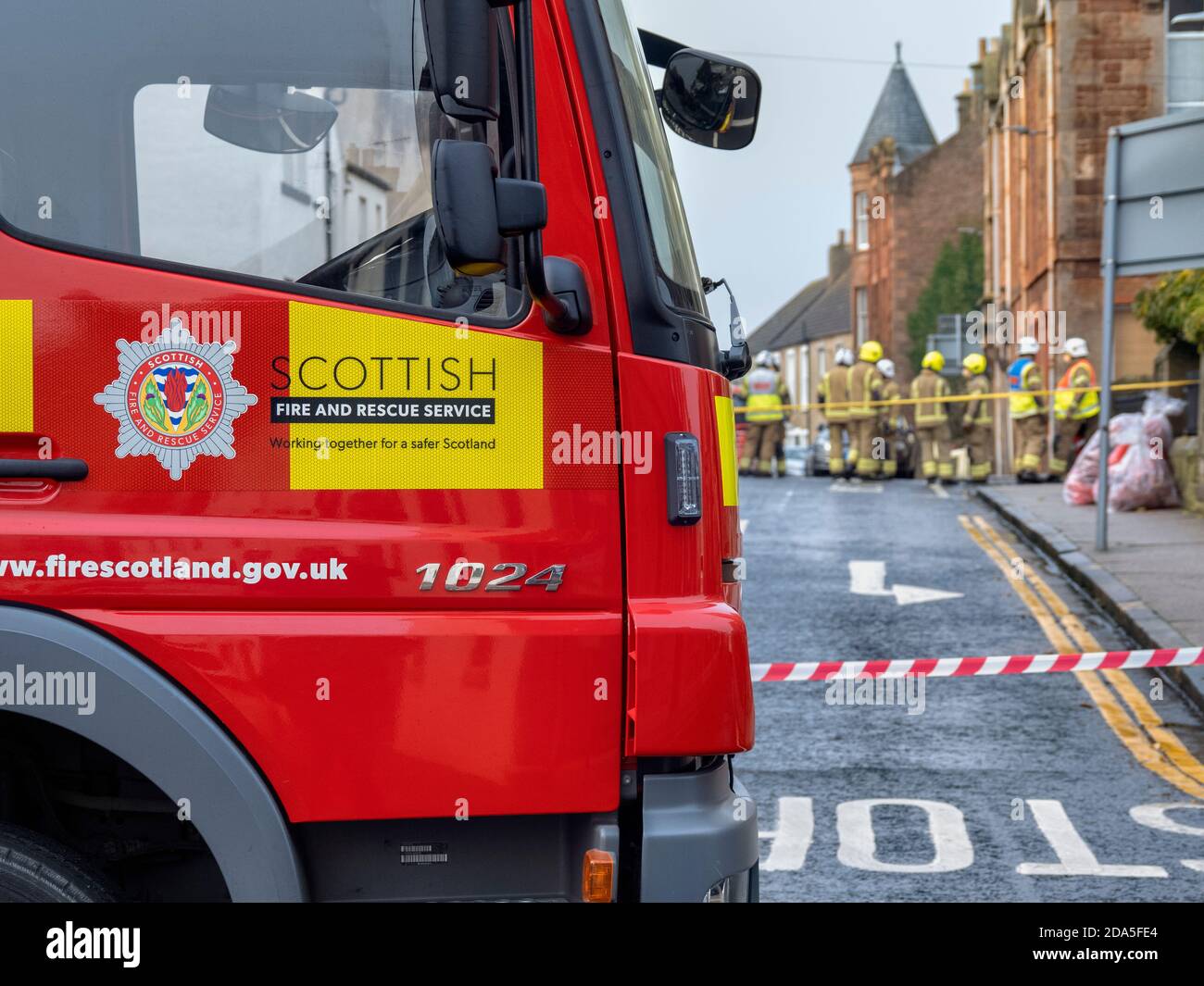 Les pompiers écossais du Service d'incendie et de sauvetage s'attaquent à un incendie à North Berwick, East Lothian, Écosse, Royaume-Uni. Banque D'Images