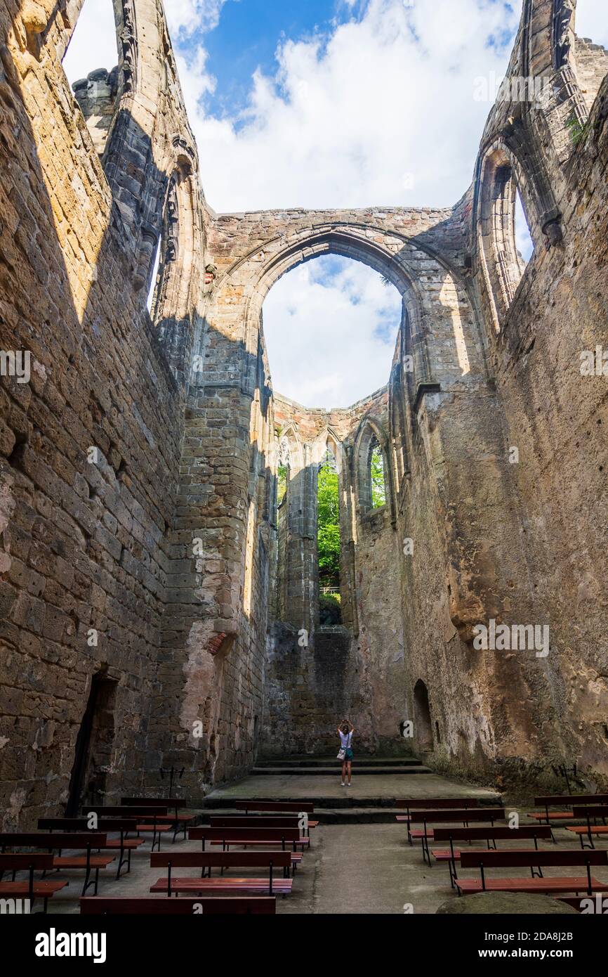 Oybin : oybin hill, ruine de l'église du monastère, Zittauer Gebirge, montagnes Zittau, Sachsen, Saxe, Allemagne Banque D'Images Oybin : oybin hill, ruine de l'église du monastère, Zittauer Gebirge, montagnes Zittau, Sachsen, Saxe, Allemagne Banque D'Images