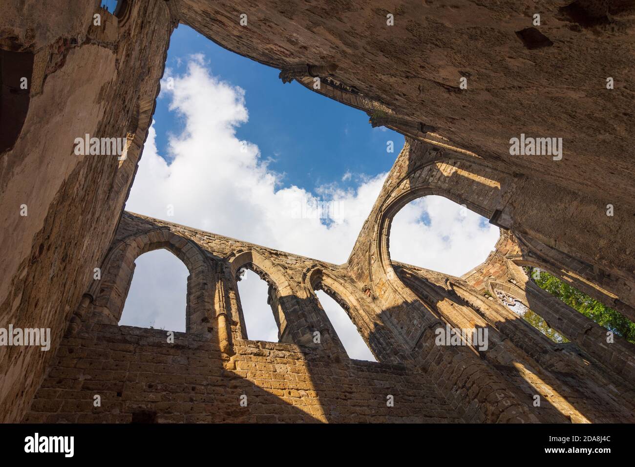 Oybin : oybin hill, ruine de l'église du monastère, Zittauer Gebirge, montagnes Zittau, Sachsen, Saxe, Allemagne Banque D'Images Oybin : oybin hill, ruine de l'église du monastère, Zittauer Gebirge, montagnes Zittau, Sachsen, Saxe, Allemagne Banque D'Images