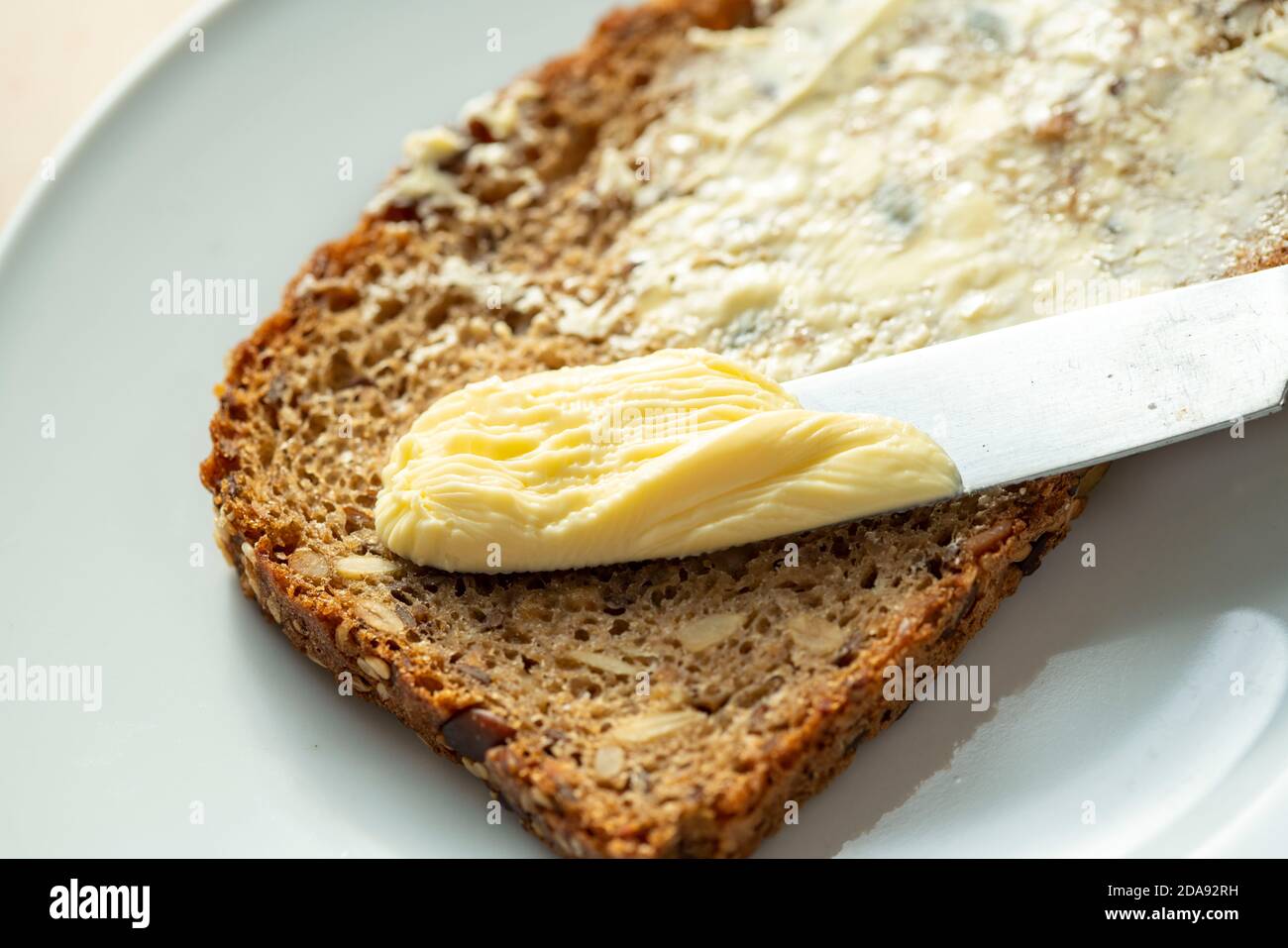 Margarine, pour faire bouillir, frire, cuire au four, sous forme de tartiner, à base d'huile de tournesol, succédanés de beurre ou de saindoux, Banque D'Images