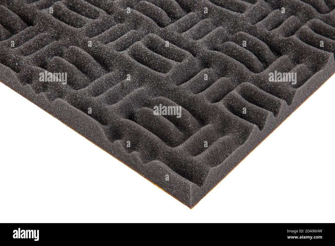Mousse acoustique ou carreaux pour l'insonorisation. Salle de musique. Chambre insonorisée. Mousse acoustique à profil labyrinthe. Banque D'Images