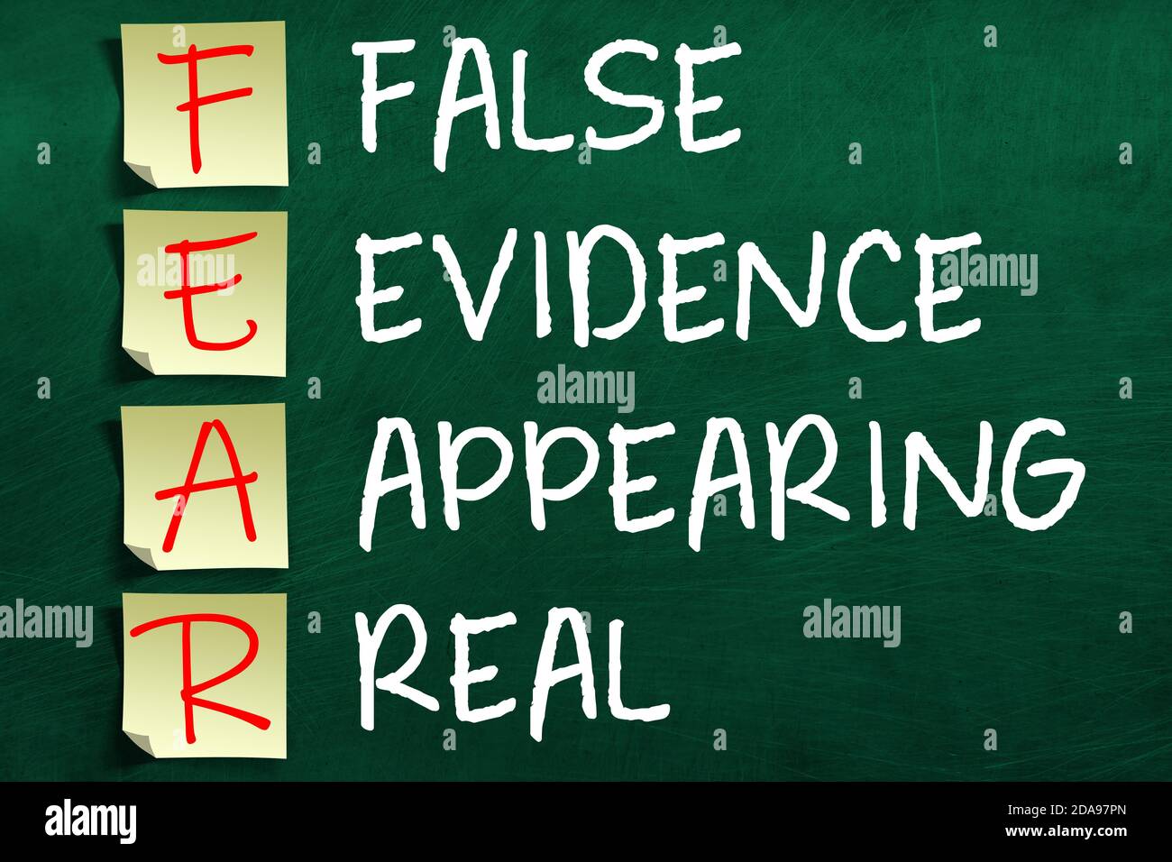 Rendu 3D de l'acronyme peur motivant et inspirant sur les notes adhésives publiées sur le tableau de surveillance, ce qui signifie que les fausses preuves apparaissent réelles. Banque D'Images