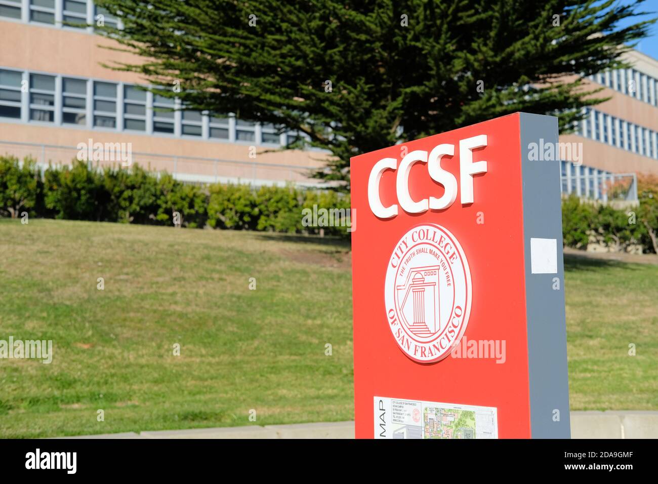 Signez au City College de San Francisco en Californie avec le logo de l'école; CCSF. Banque D'Images