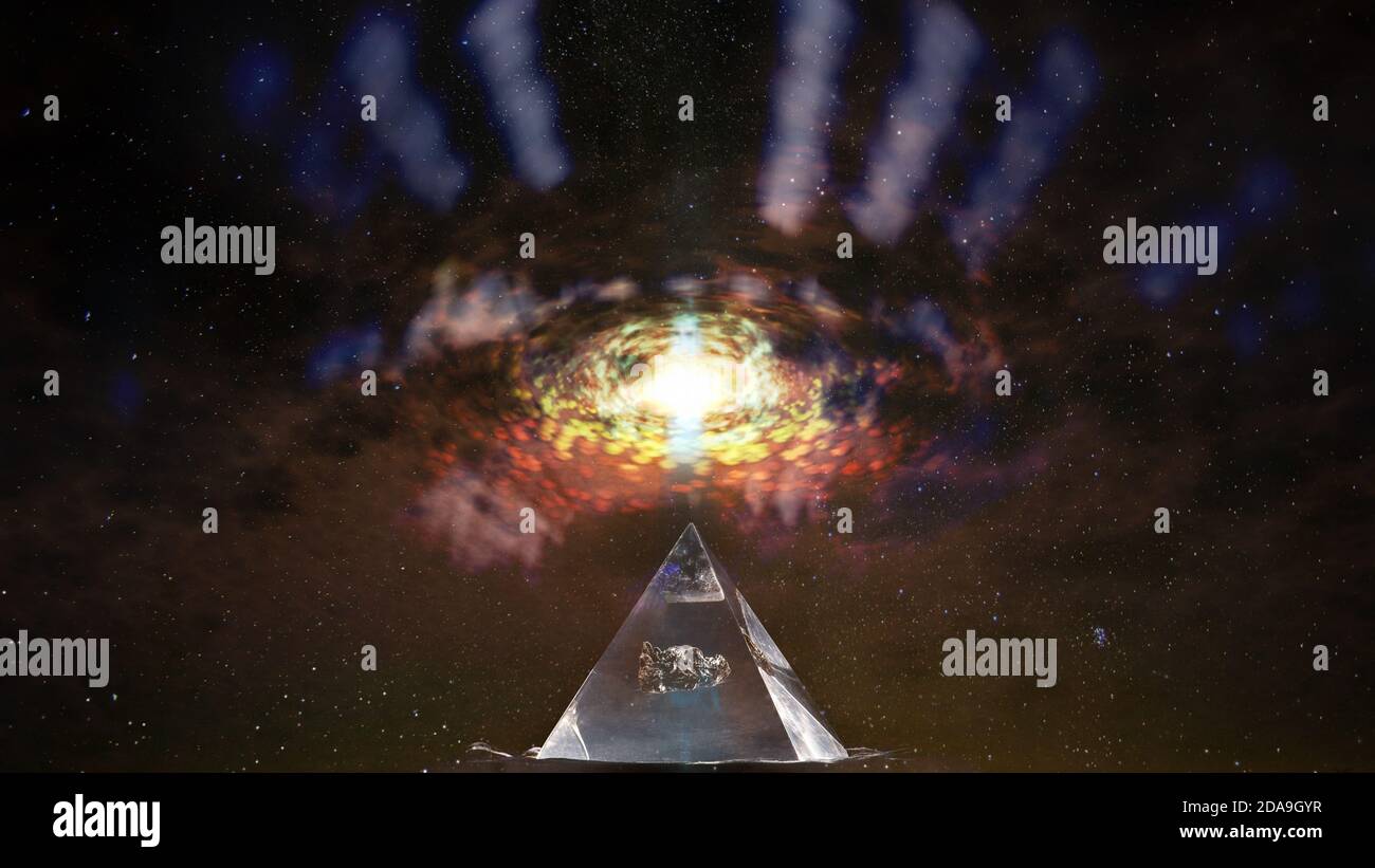 Tous voyant l'œil ou l'œil de la Providence. Pyramide et œil au-dessus dans un ciel étoilé. Éléments de cette image fournis par la NASA. Banque D'Images