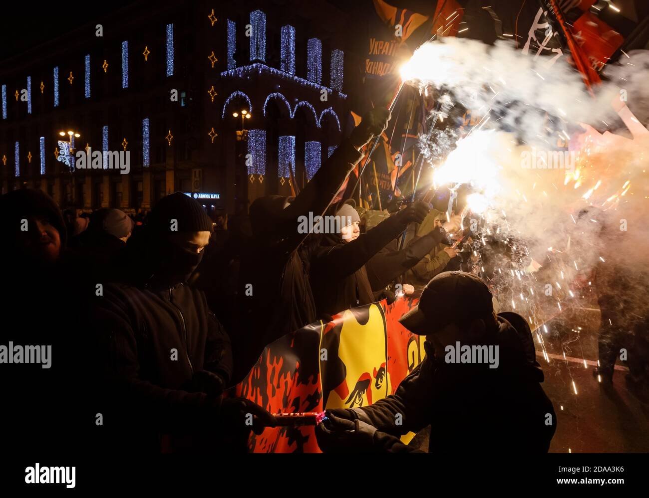 KIEV, UKRAINE - 01 janvier 2018 : les militants nationalistes ukrainiens marquent le 109e anniversaire de naissance de Stepan Bandera, l'un des fondateurs de l'Organisation des nationalistes ukrainiens (OUN) Banque D'Images