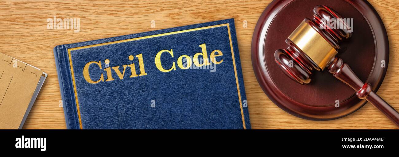 Un gavel avec un livre de droit - Code civil Banque D'Images