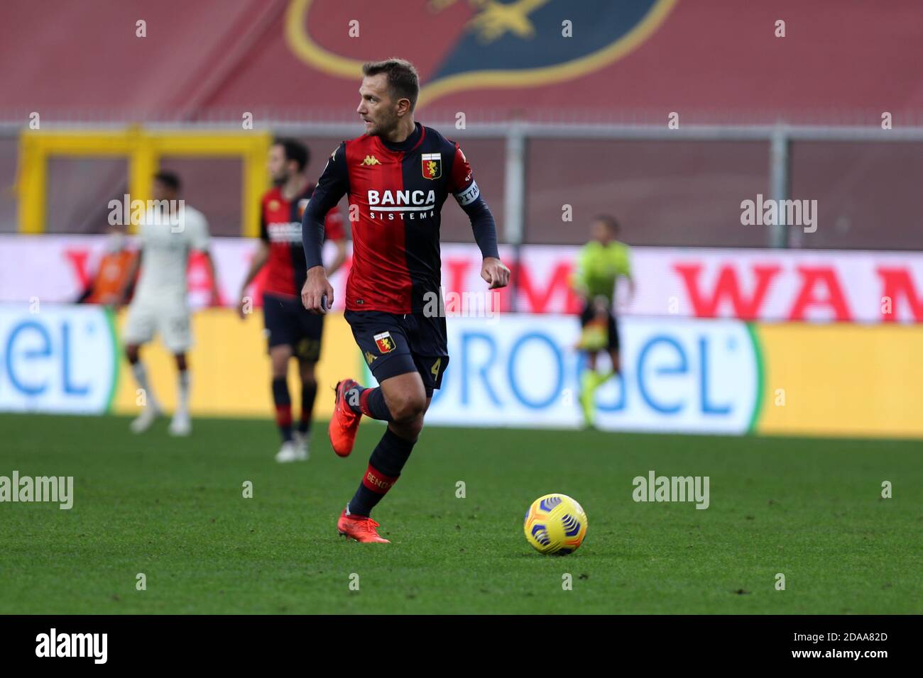 Genova, Italie. 08 novembre 2020. Domenico Criscito de Gênes CFC pendant la série UN match entre Gênes CFC et AS Roma. Banque D'Images