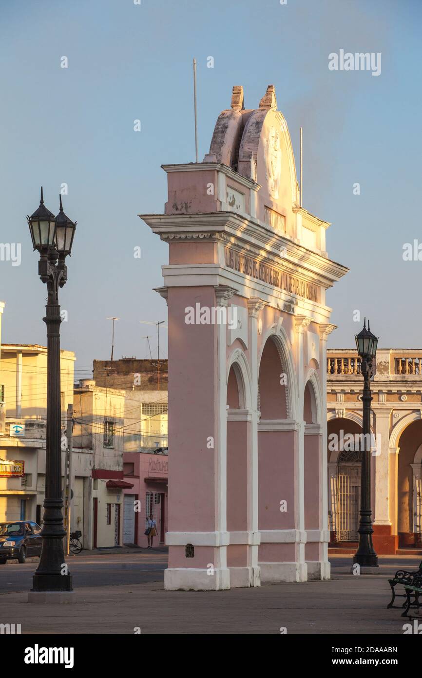 Cuba, Cienfuegos, Parque Martí, l'Arche de Truimph Banque D'Images