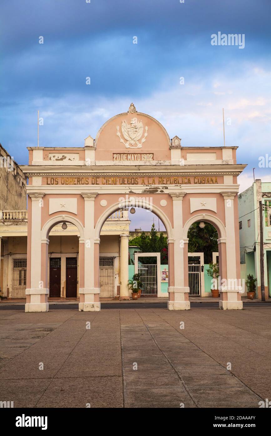 Cuba, Cienfuegos, Parque Martí, l'Arche de Truimph Banque D'Images