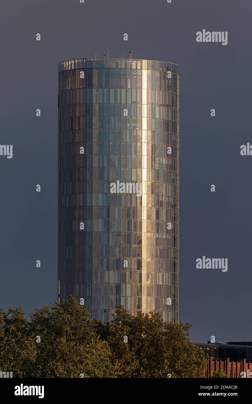 Géographie / Voyage, Allemagne, Rhénanie-du-Nord-Westphalie, Cologne, bâtiment de plusieurs étages Koeln-Triangle on , droits-supplémentaires-Clearance-Info-non-disponible Banque D'Images