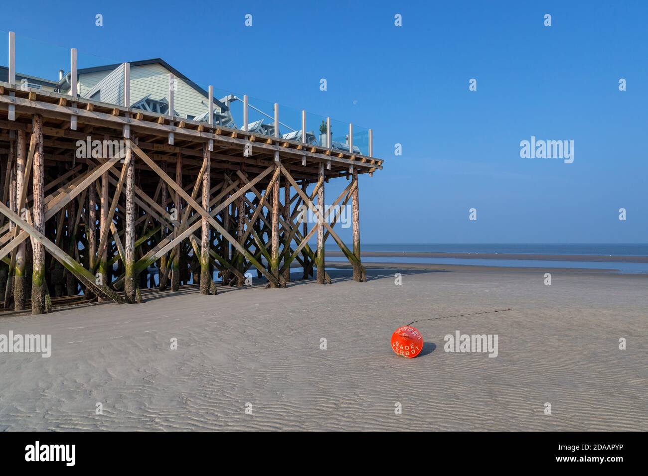 Géographie / Voyage, Allemagne, Schleswig-Holstein, Sankt Peter-Ording, maisons à pilotis à la plage de Saint PE, droits-supplémentaires-dégagement-Info-non-disponible Banque D'Images