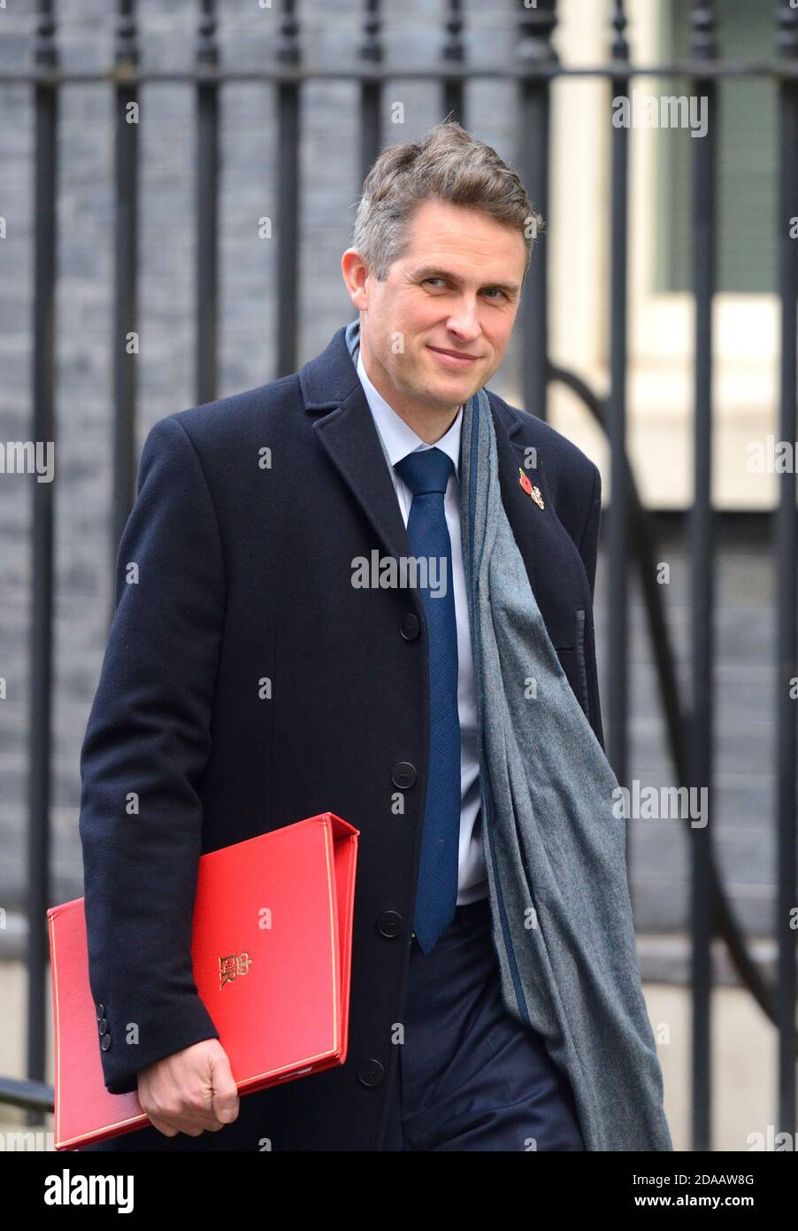 Gavin Williamson député, secrétaire d'État à l'éducation, quittant une réunion du cabinet, Downing Street le 10 novembre 2020 Banque D'Images