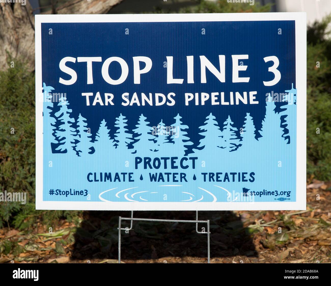 Signe de la cour de protestation vers la ligne d'arrêt 3, gazoduc Tar Sands Pipeline transportant des sables bitumineux du Canada à travers le nord du Minnesota jusqu'à Superior, Wisconsin Banque D'Images