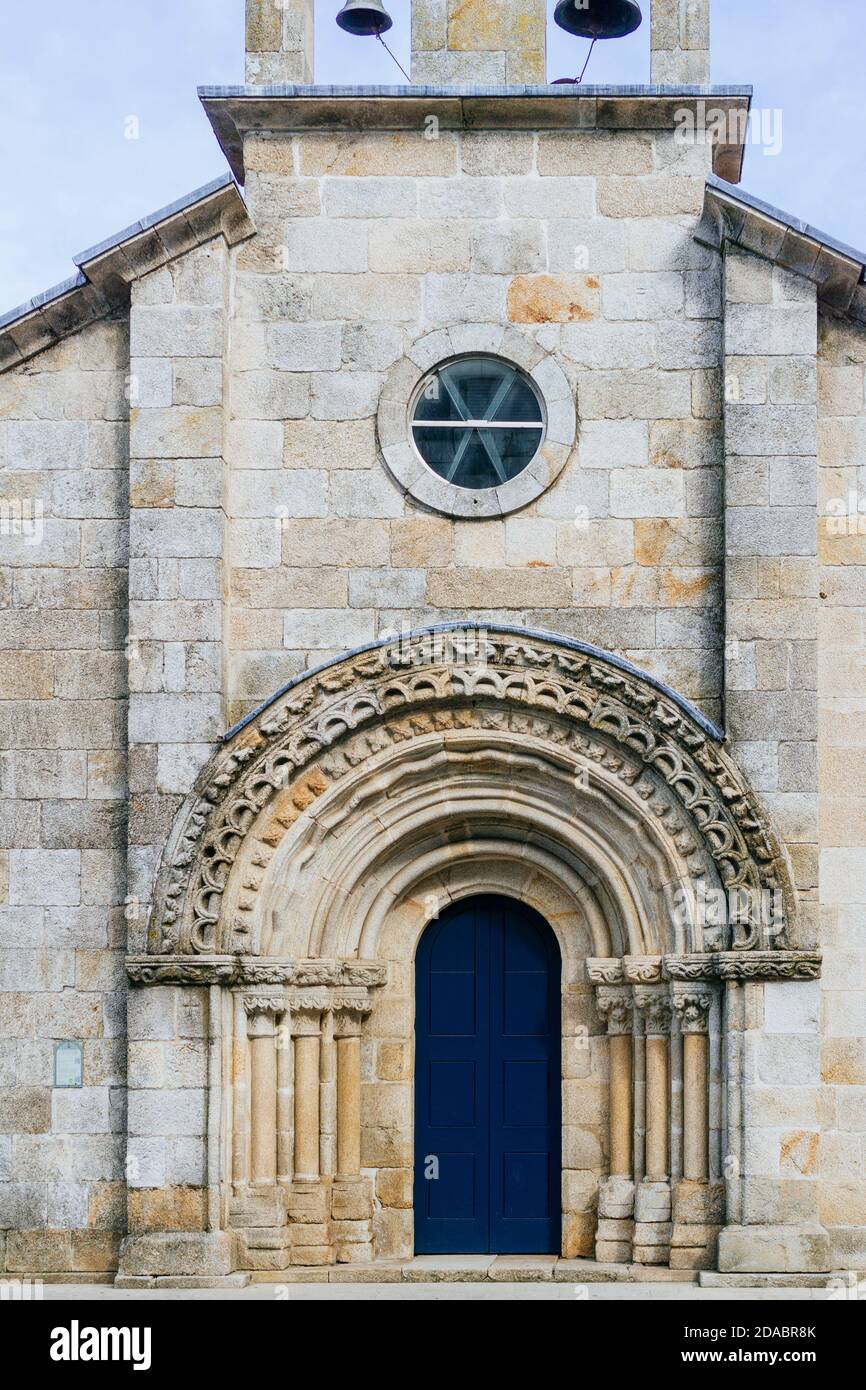 La chapelle actuelle de San Roque a été construite en 1949 avec des matériaux des églises médiévales démolies de San Pedro et San Roque.son principal front, de Banque D'Images