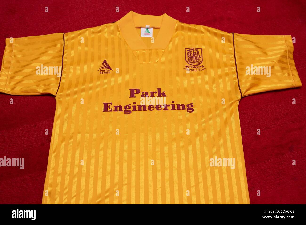 Tee-shirt Weymouth football Club 1995 Away, fabriqué par Paulas Benara et parrainé par Park Engineering Banque D'Images