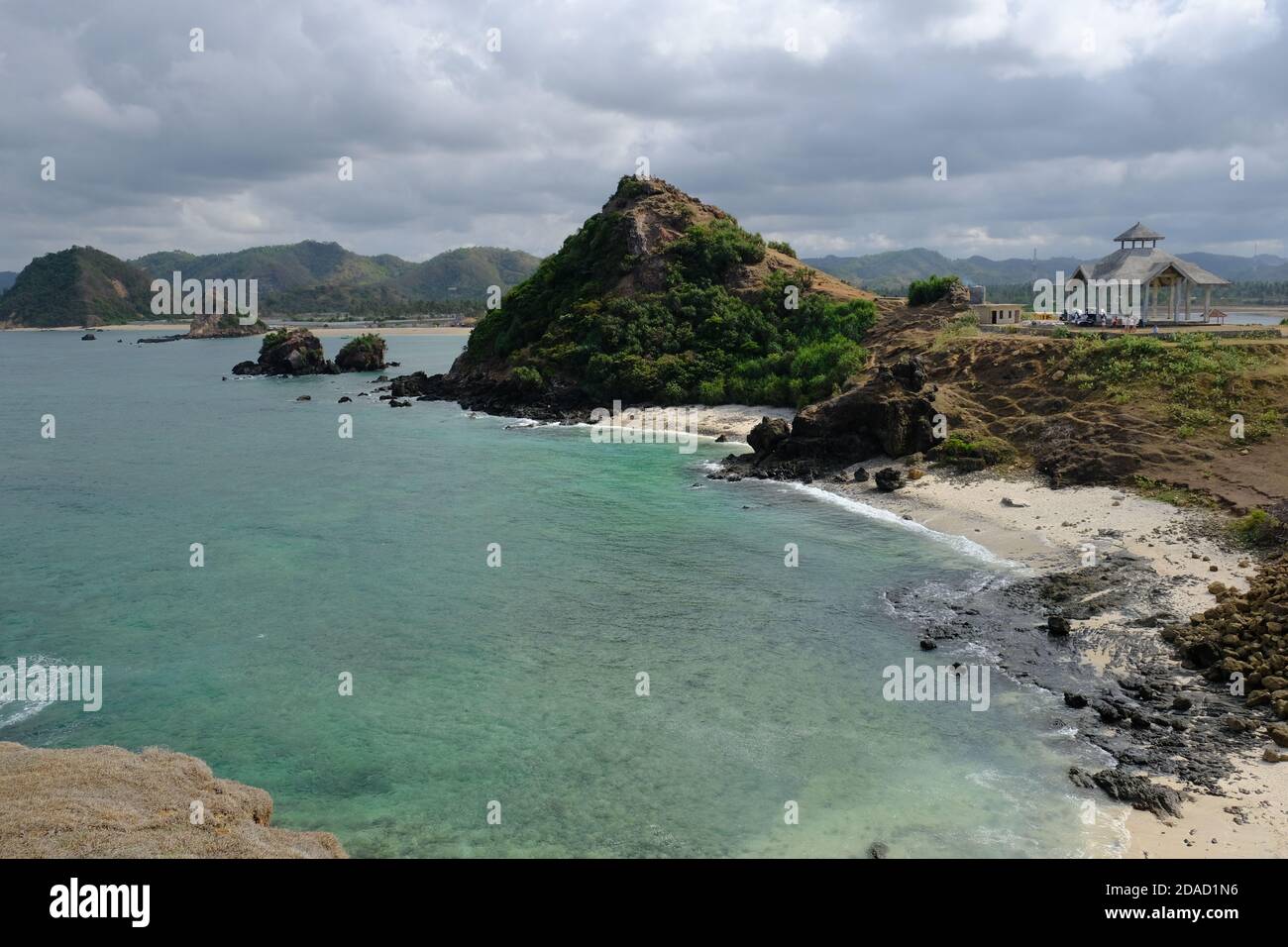Indonesia Lombok - paysage rocheux côte à Seger Beach - Pantai Seger Banque D'Images