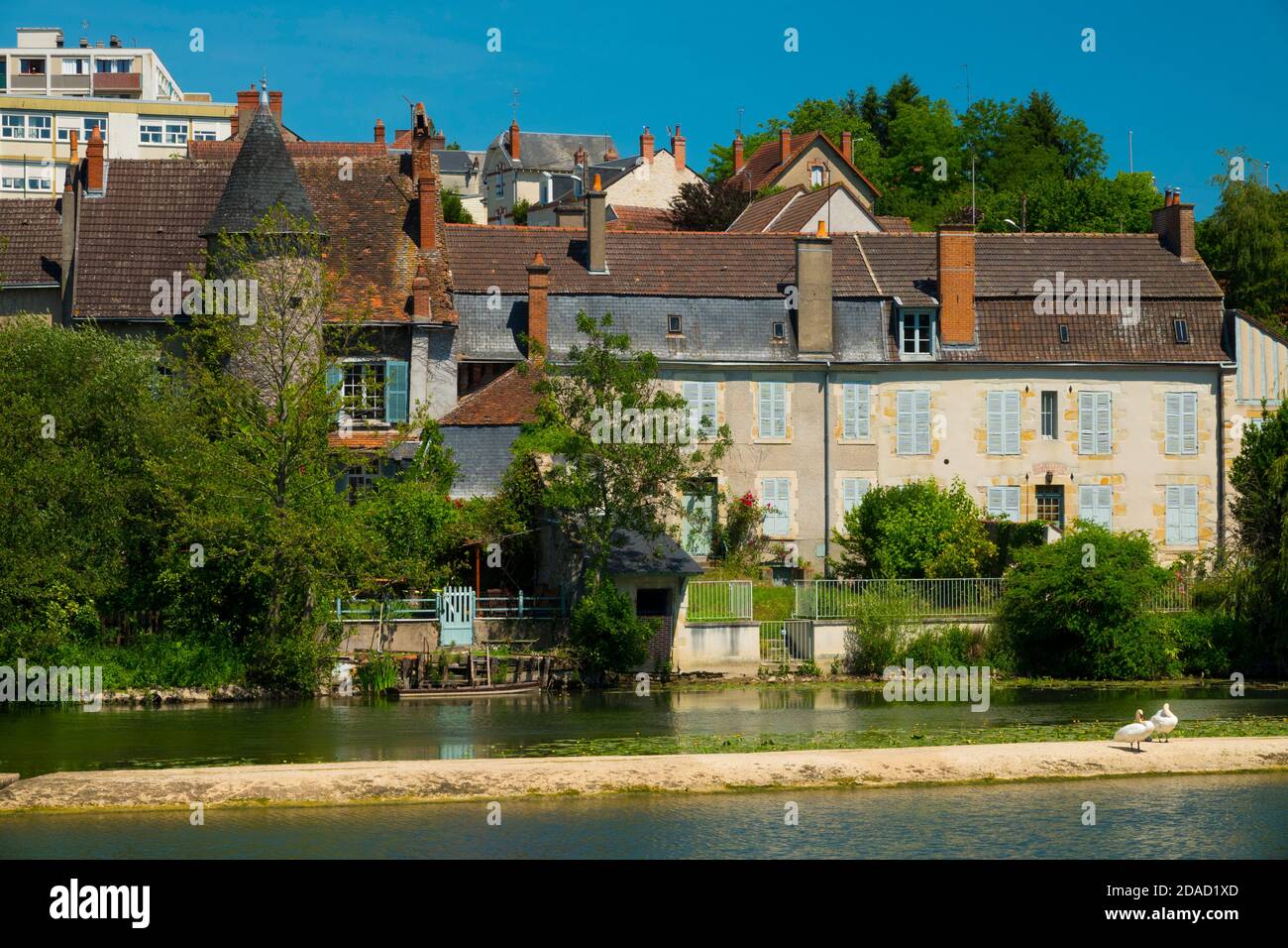 France, cher (18), Vierzon, jardins de maisons anciennes sur les rives de l'Yèvre Banque D'Images