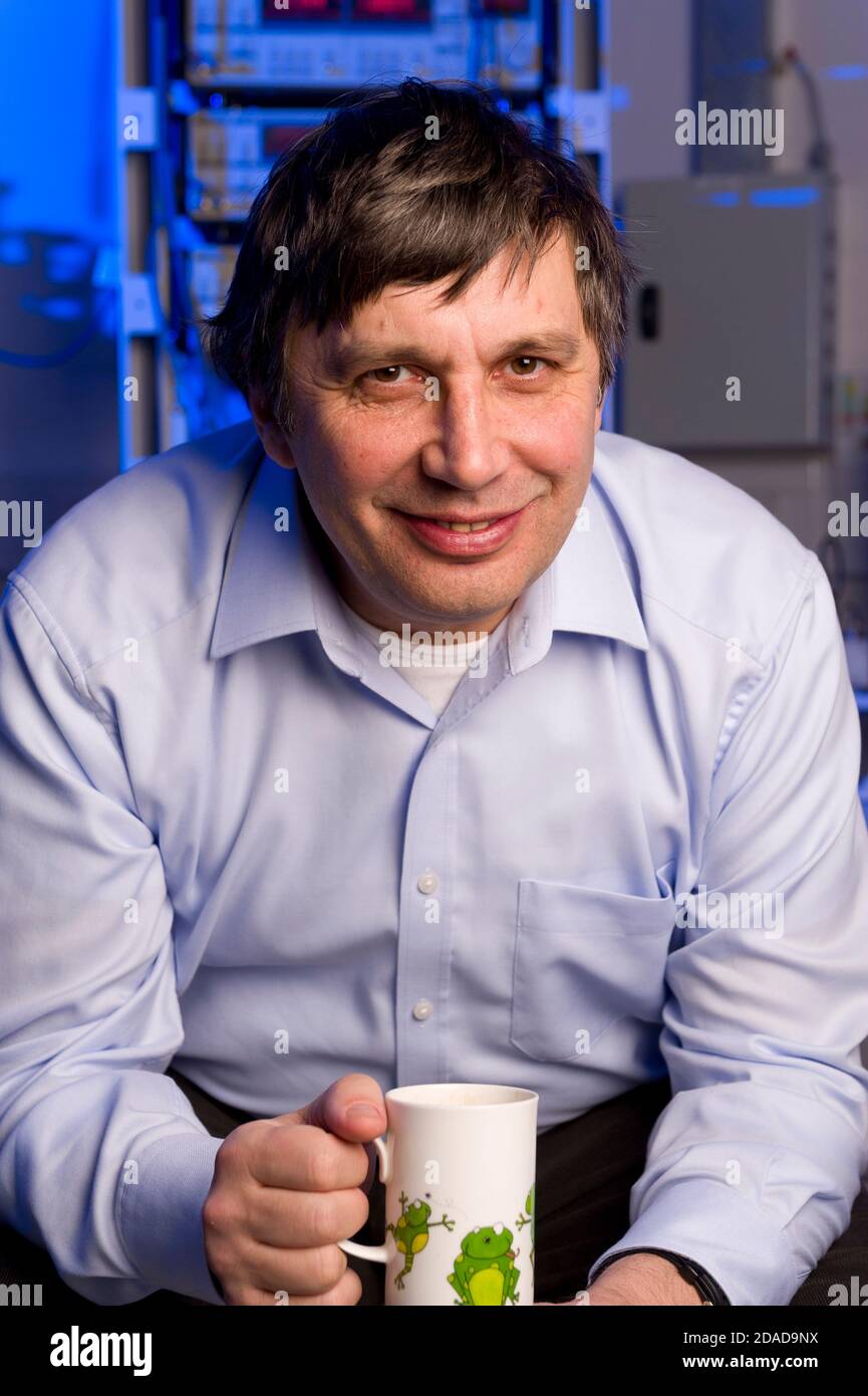 Physicien lauréat du prix Nobel, le professeur Sir Andre Geim, qui a remporté le prix Nobel de physique 2010 conjointement avec Konstantin Novoselov, leur découverte de g Banque D'Images