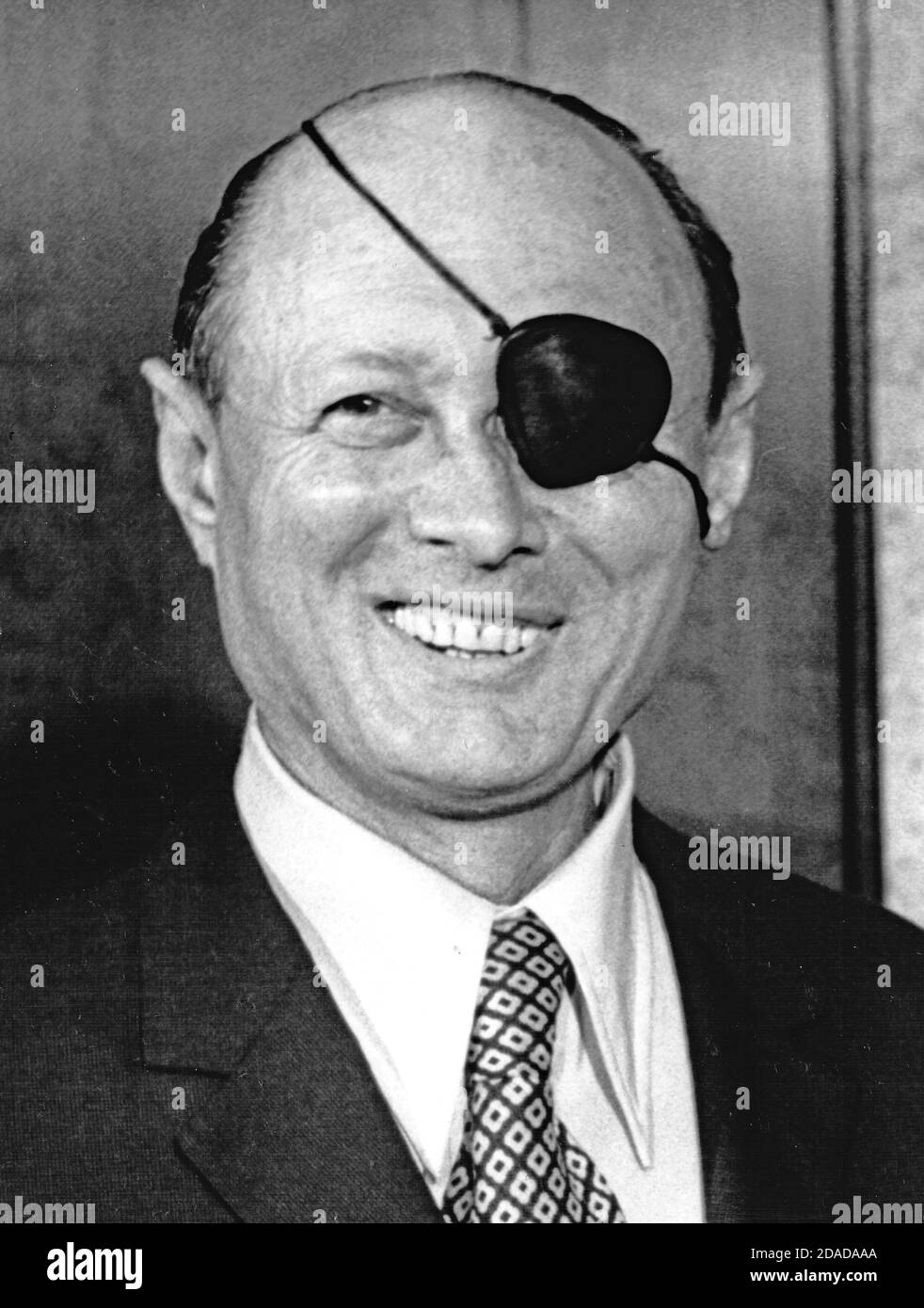 Le ministre de la Défense Moshe Dayan d'Israël lorsqu'il rencontre le secrétaire d'État américain Henry A. Kissinger au département d'État de Washington, DC, le 29 mars 1974. Les deux dirigeants tentent de négocier une formule pour la paix au Moyen-Orient.Credit: Benjamin E. 'Gene' forte/CNP | usage dans le monde entier Banque D'Images