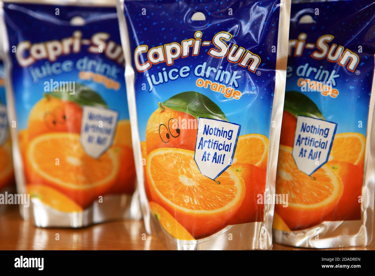 Sachets de jus d'orange Capri-Sun Banque D'Images