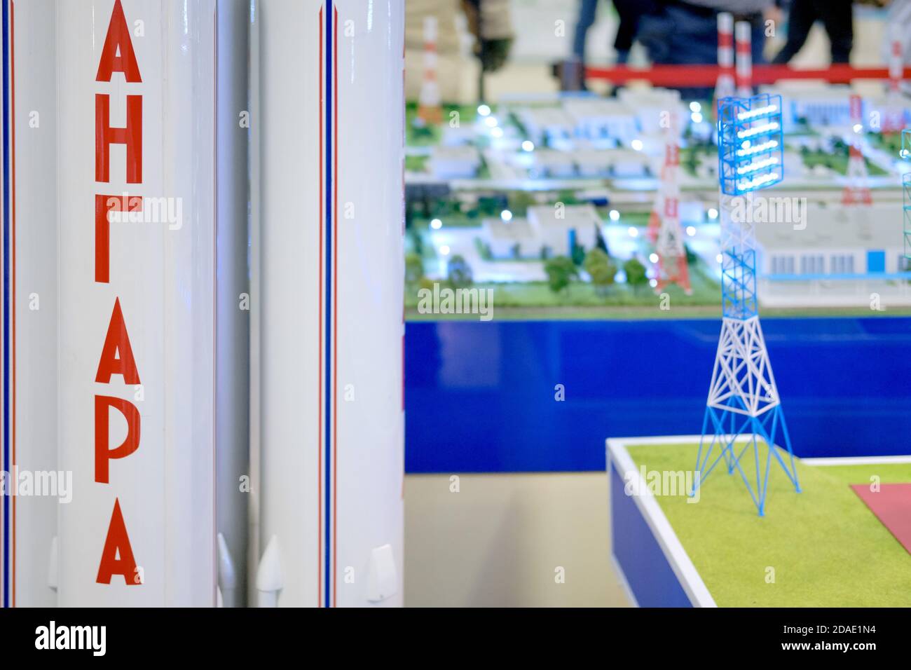 Fusée spatiale Angara sur le fond de la disposition du cosmodrome Vostochny. Journées d'exposition de l'extrême-Orient - Moscou, Russie, 12 13 2019 Banque D'Images