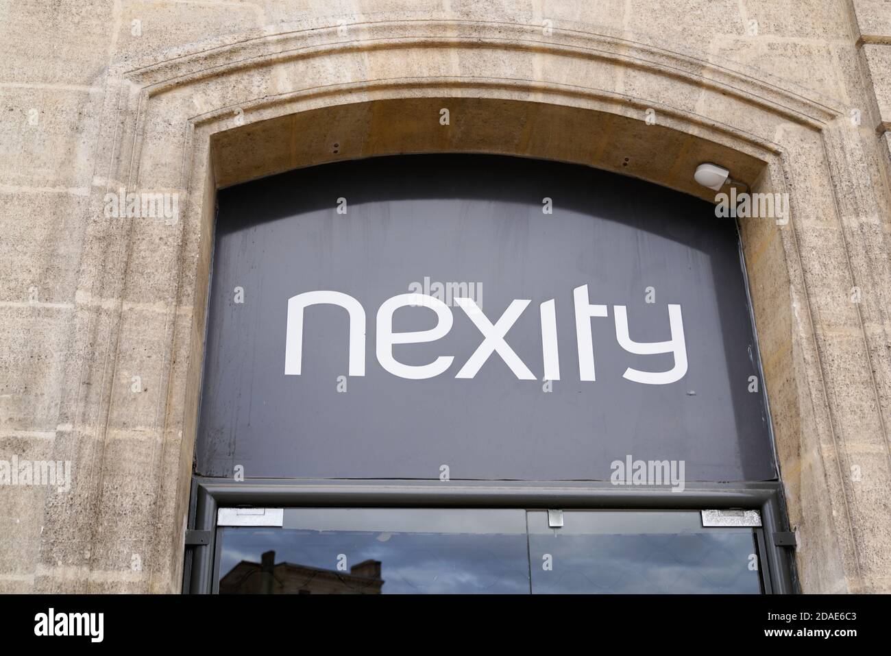 Bordeaux , Aquitaine / France - 11 01 2020 : logo nexity de l'agence immobilière Banque D'Images