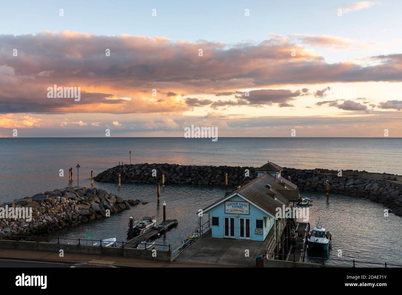 Coucher de soleil à Ventnor Haven, île de Wight Banque D'Images