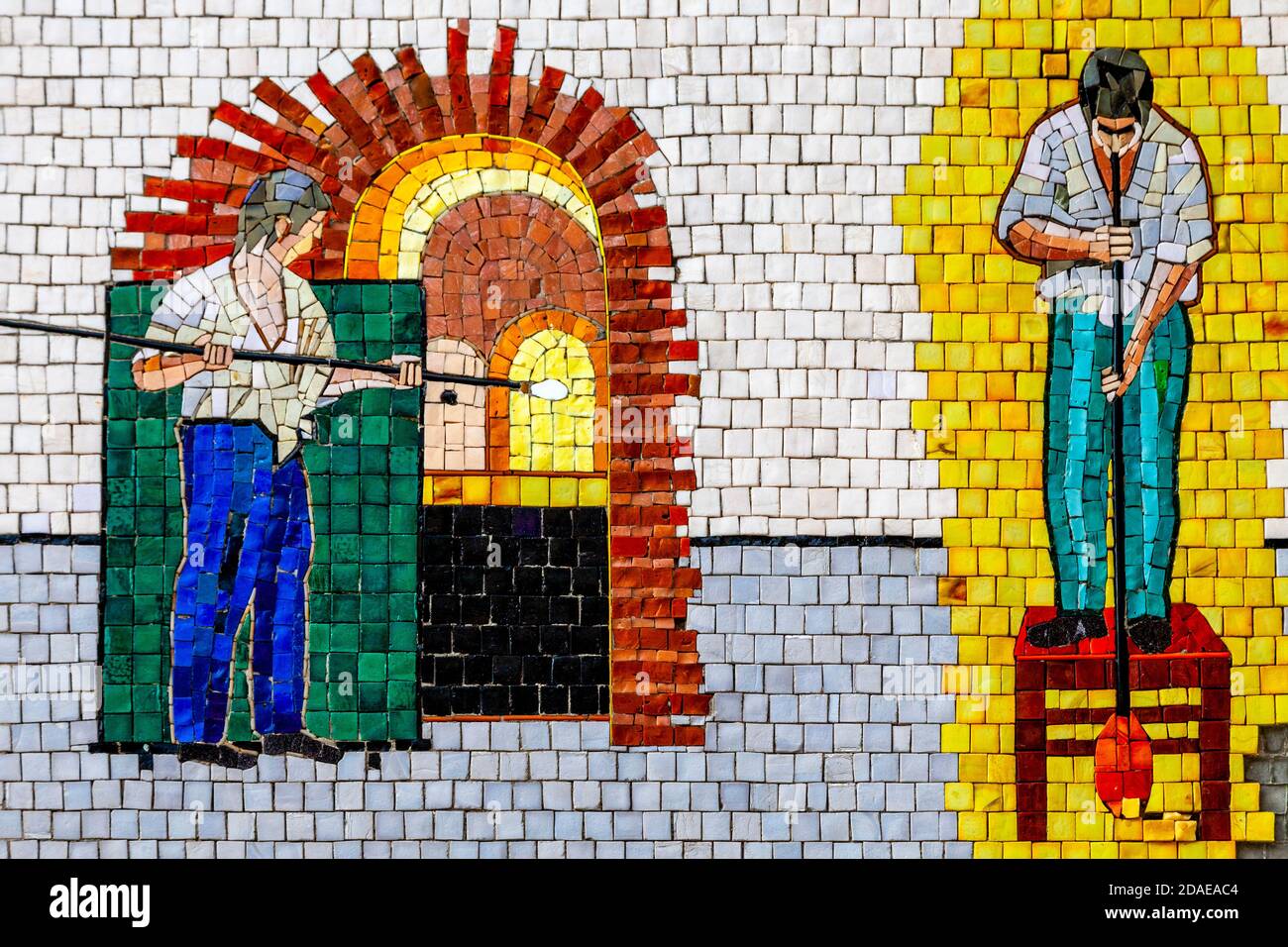 Une fresque colorée à l'extérieur D'UNE fabrique de verre sur l'île de Murano, Venise, Italie. Banque D'Images Une fresque colorée à l'extérieur D'UNE fabrique de verre sur l'île de Murano, Venise, Italie. Banque D'Images
