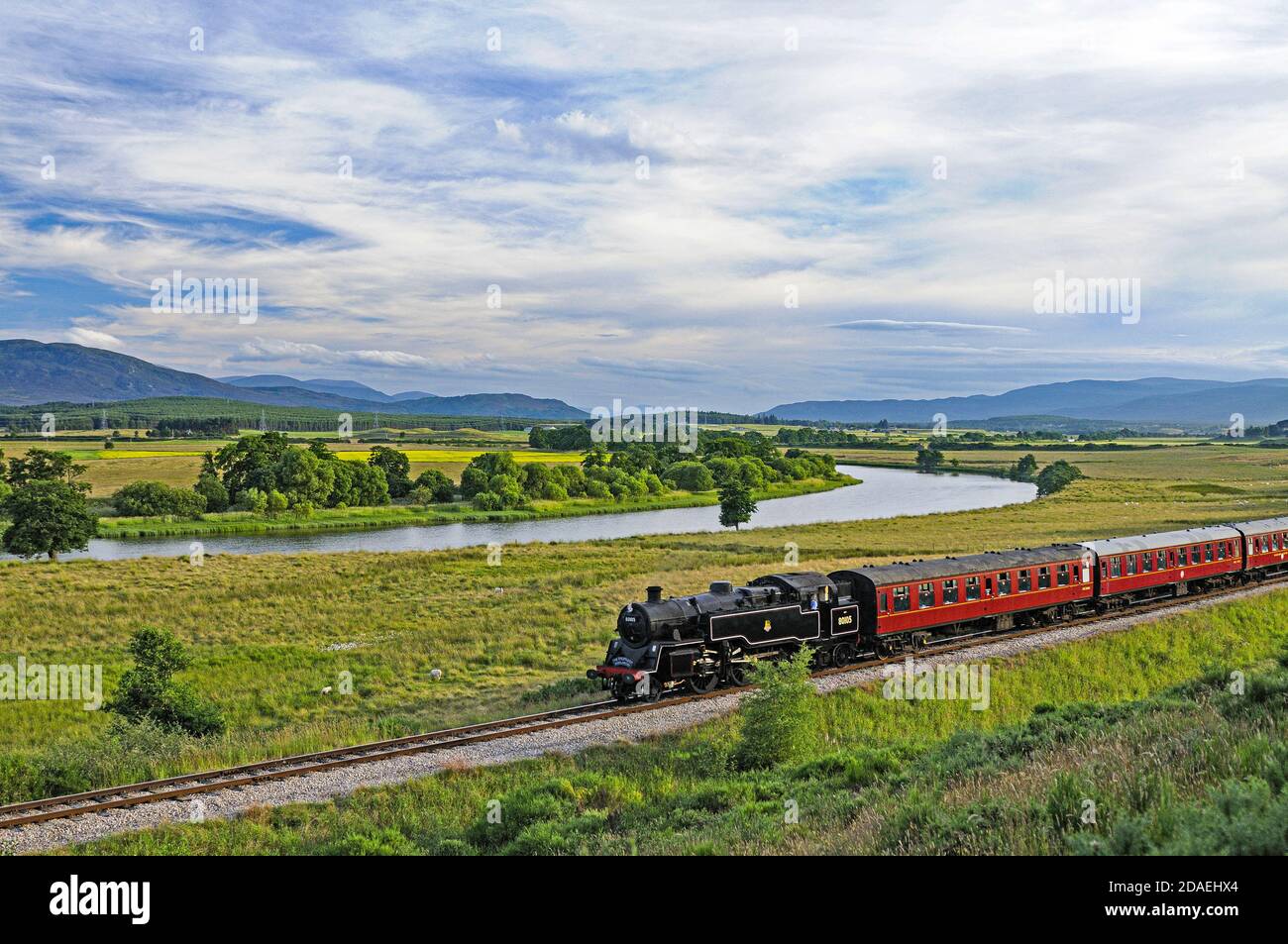 En saison, le train à vapeur de Strathspey effectue des excursions quotidiennes régulières d'Aviemore à Broomhill avec une voiture-restaurant. Banque D'Images