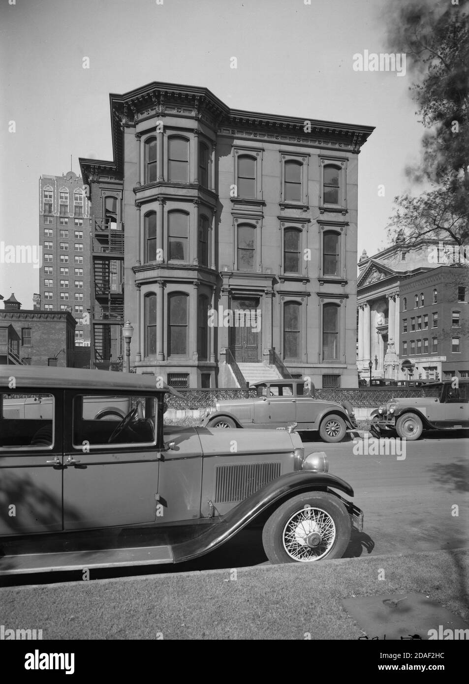 Vue extérieure de l'auditorium John B. Murphy Memorial, architecte Marshall et Fox, au 50 East Erie Street à Chicago, Illinois, vers 1923-1936. Banque D'Images
