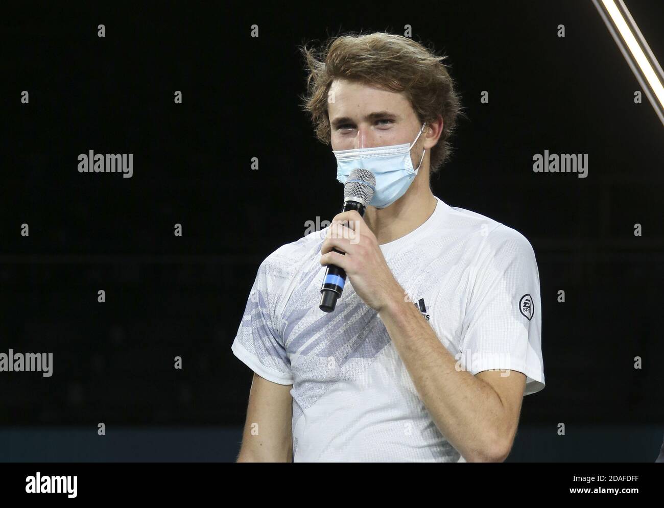 Finaliste Alexandre Zverev d'Allemagne lors de la cérémonie de remise des trophées de la finale hommes&#039;le jour 7 des Rolex Paris Masters 2020, ATP Masters 1000 o P. Banque D'Images