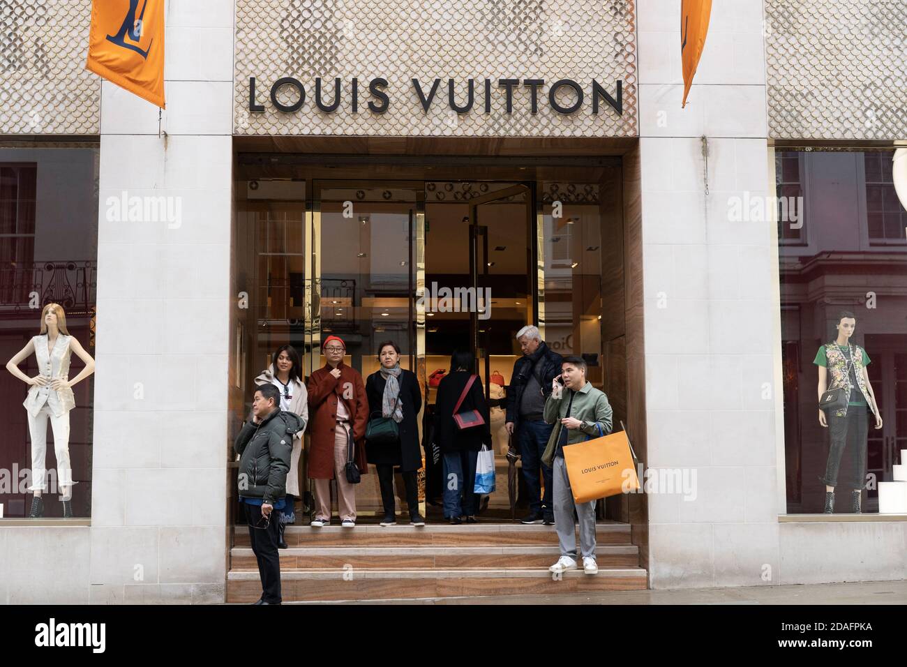 Boutique Louis Vuitton à Bond Street, Londres photo: David Levenson Banque D'Images