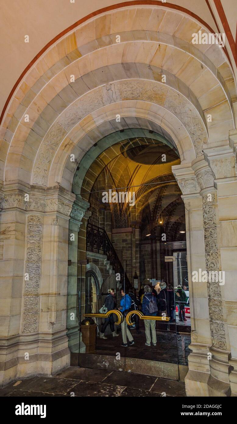 Une visite de la cathédrale de Brême et de sa cave principale est une expérience mémorable. Banque D'Images