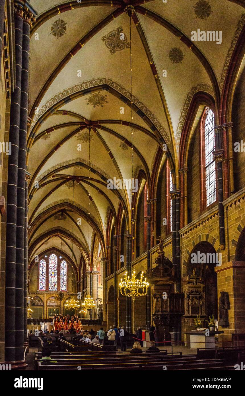 Une visite de la cathédrale de Brême et de sa cave principale est une expérience mémorable. Banque D'Images