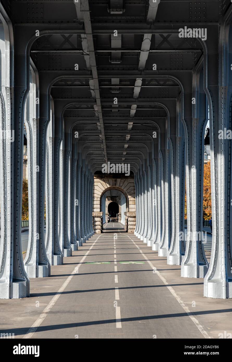 Pont Bir-Hakeim - Paris Banque D'Images
