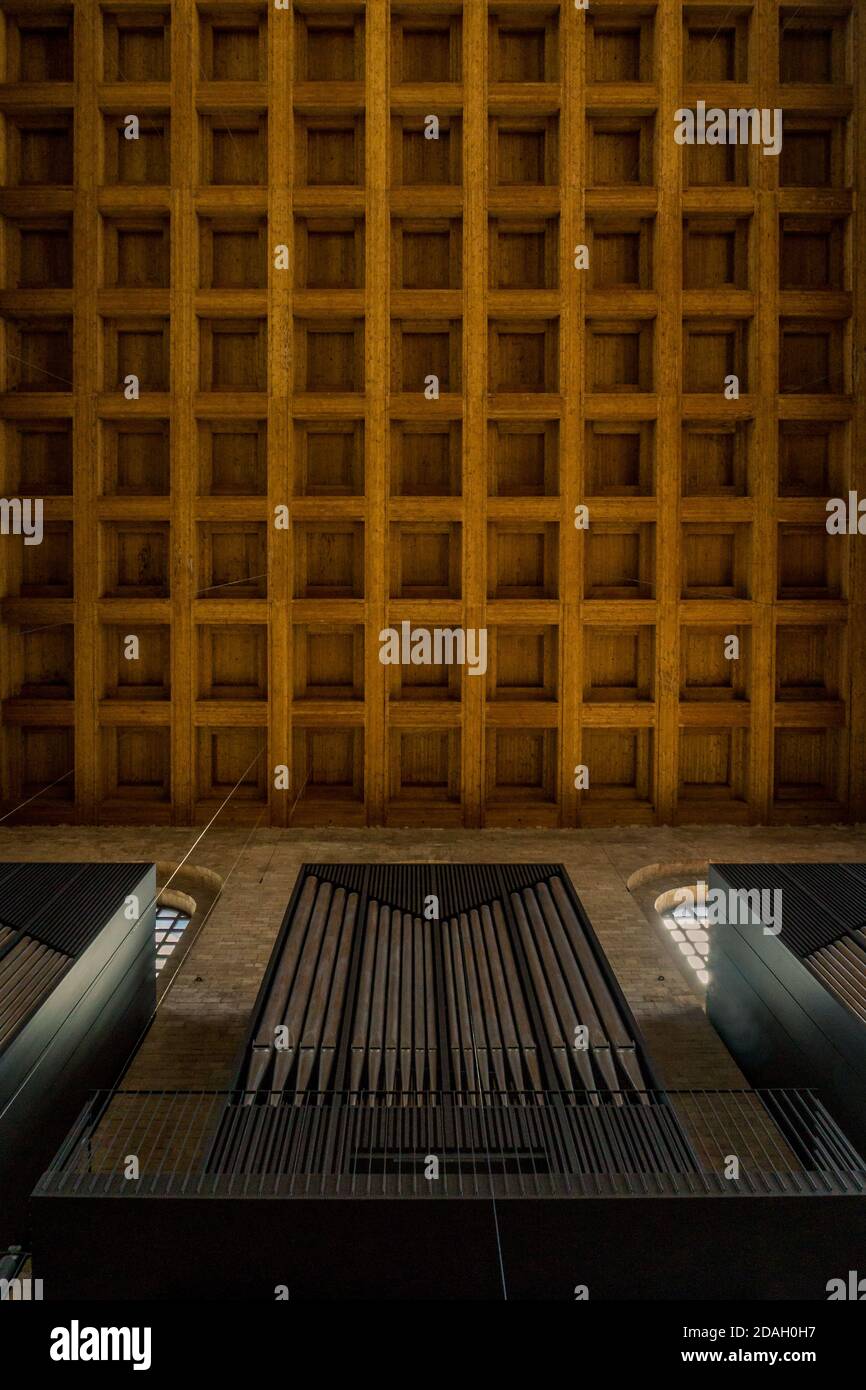 orgue de la basilique constantine en trière, vu de bas angle Banque D'Images