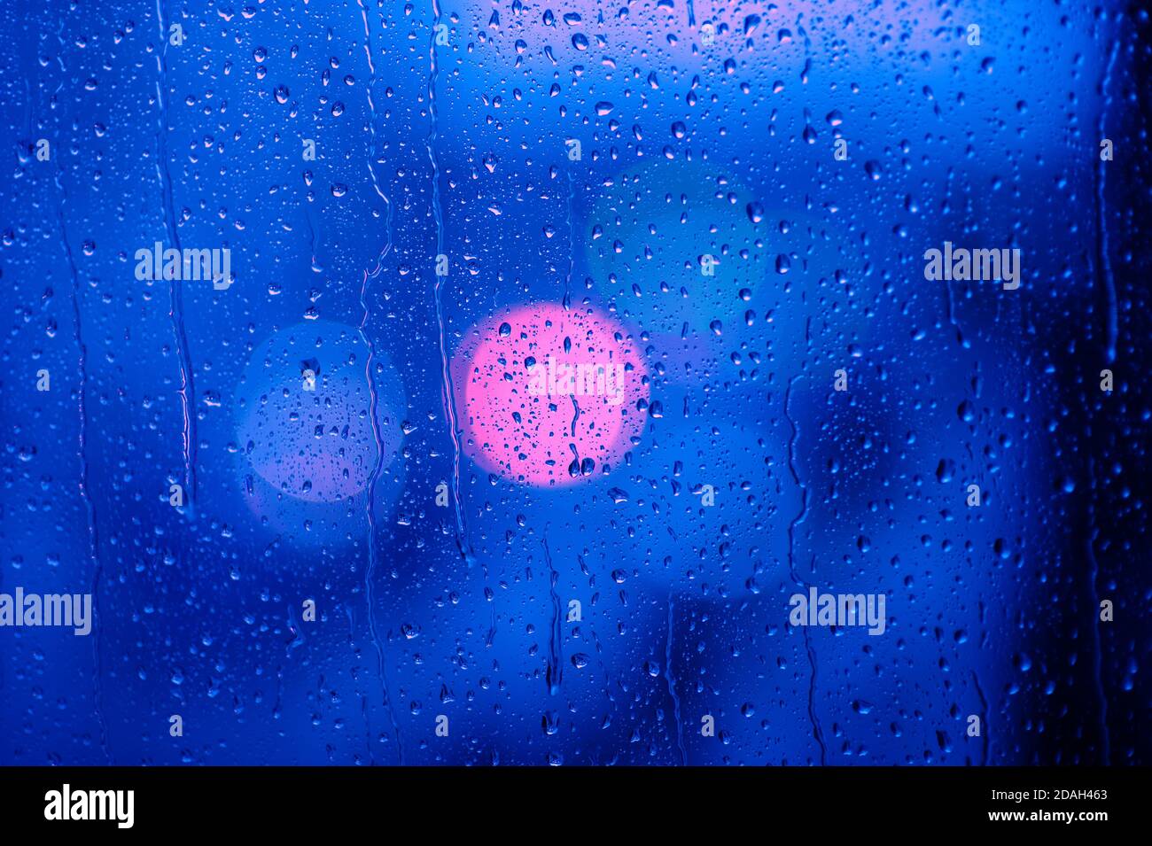Gouttes de pluie sur la vitre Banque D'Images