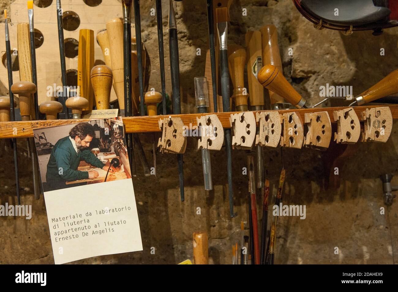 Atelier de fabrication de violon napolitain 'Liuteria Napoli' Banque D'Images