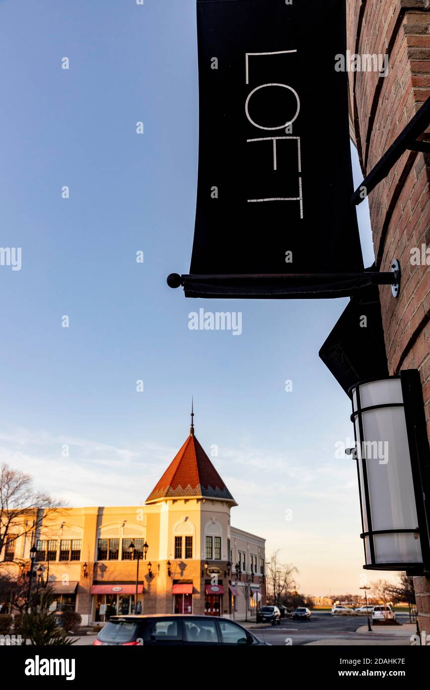 Perrysburg, États-Unis. 12 novembre 2020. Logo loft vu dans l'un de leurs magasins. Crédit : SOPA Images Limited/Alamy Live News Banque D'Images