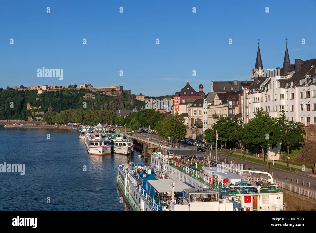 Géographie / voyage, Allemagne, Rhénanie-Palatinat, Koblenz, navires à passagers vers la Moselle sur , informations-supplémentaires-sur-droits-dédouanement-non-disponibles Banque D'Images