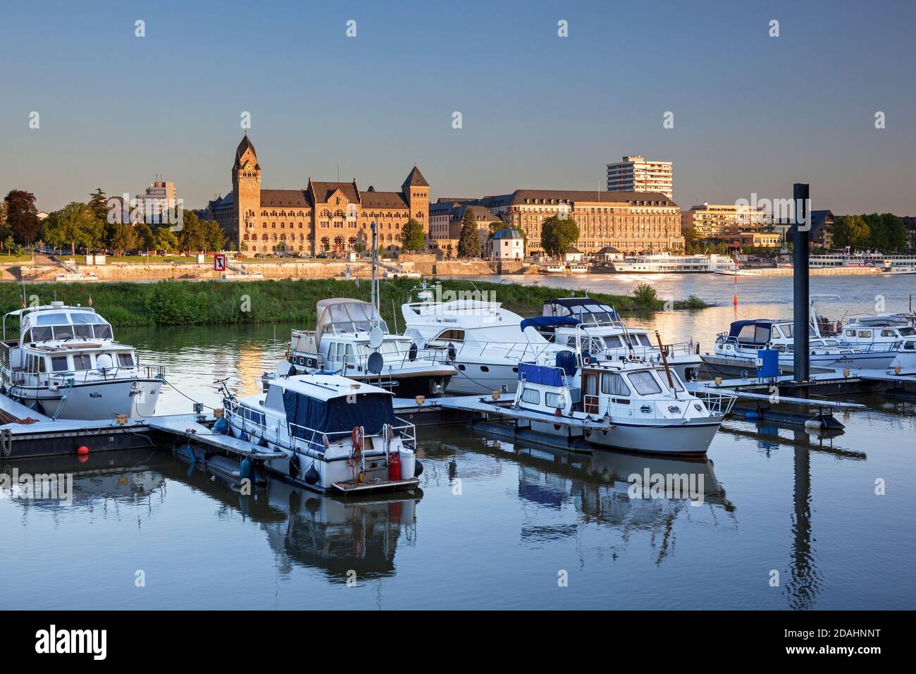 Géographie / Voyage, Allemagne, Rhénanie-Palatinat, Koblenz, vue sur le Rhin vers Konrad-Adenauer-, Additional-Rights-Clearance-Info-non-disponible Banque D'Images