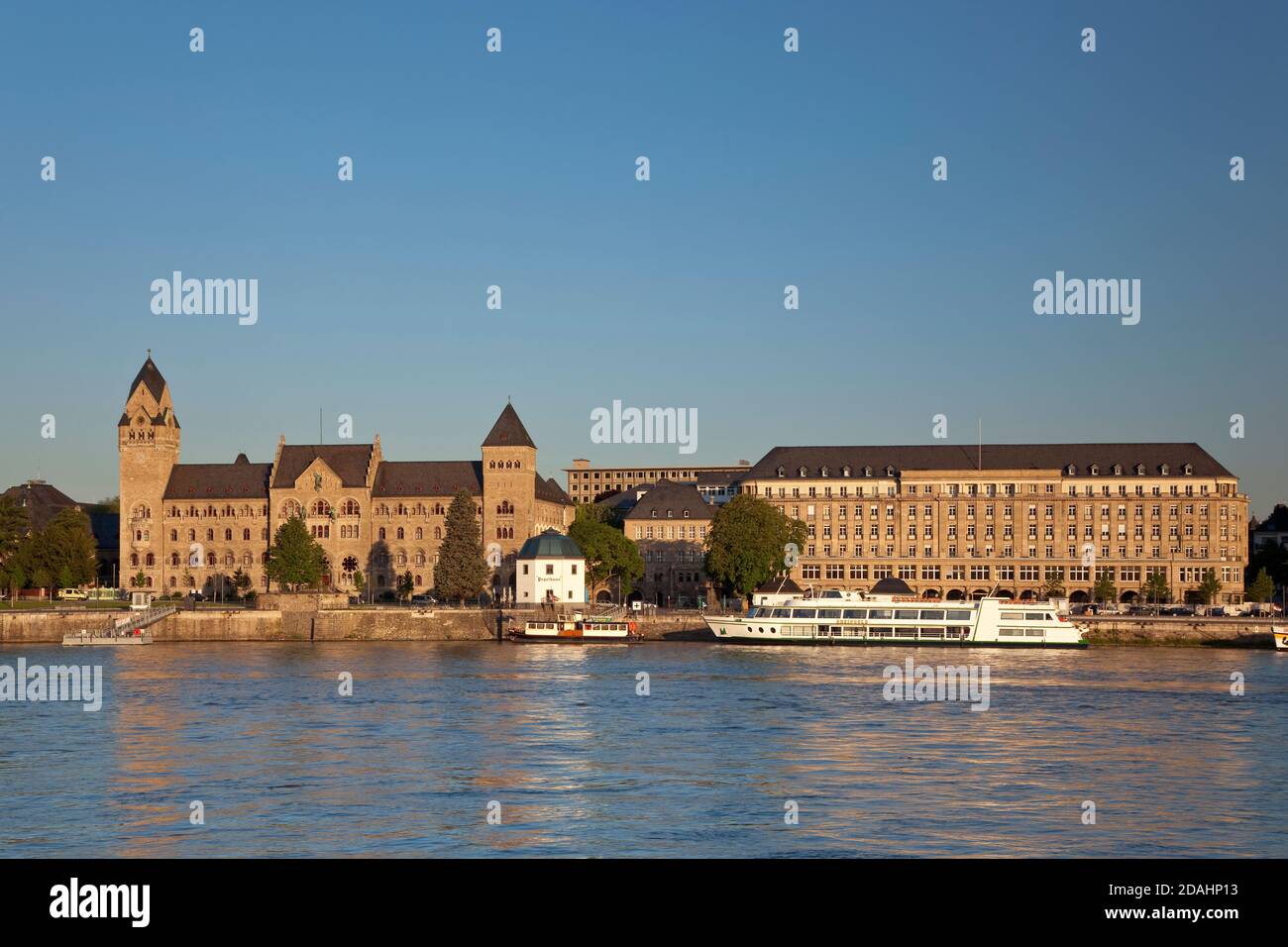 Géographie / Voyage, Allemagne, Rhénanie-Palatinat, Koblenz, vue sur le Rhin vers Konrad-Adenauer-, Additional-Rights-Clearance-Info-non-disponible Banque D'Images